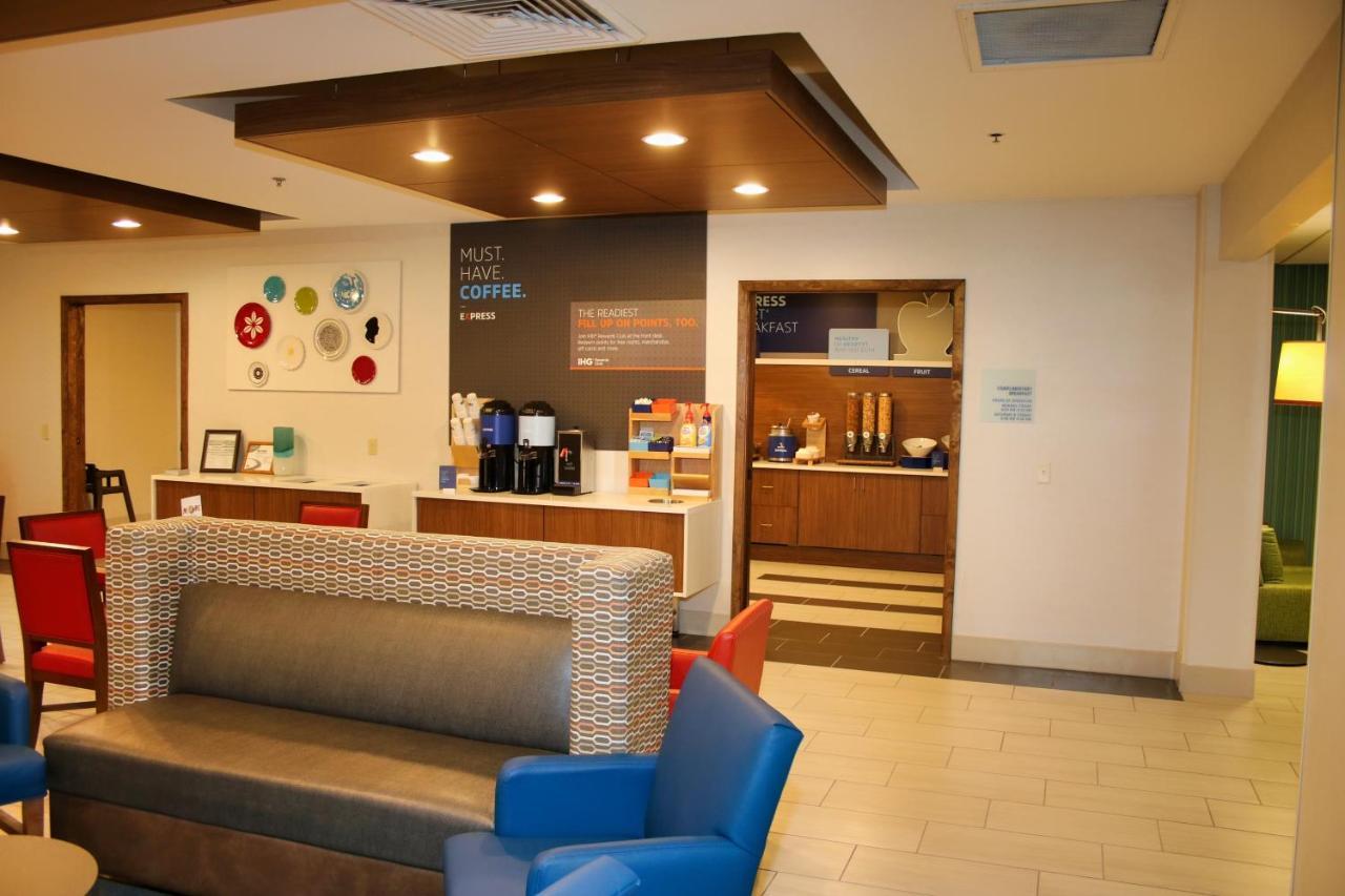 Holiday Inn Express By Ihg Douglas Buitenkant foto