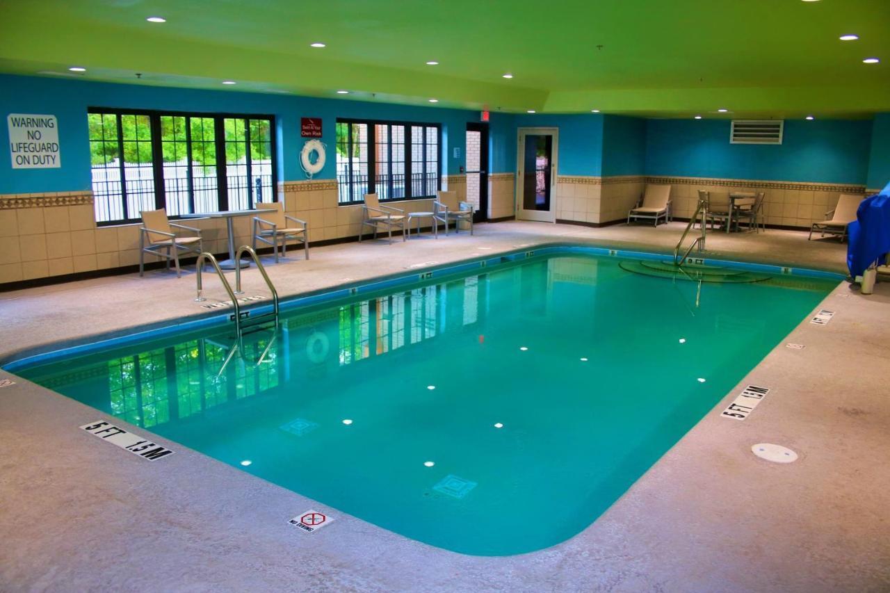 Holiday Inn Express By Ihg Douglas Buitenkant foto