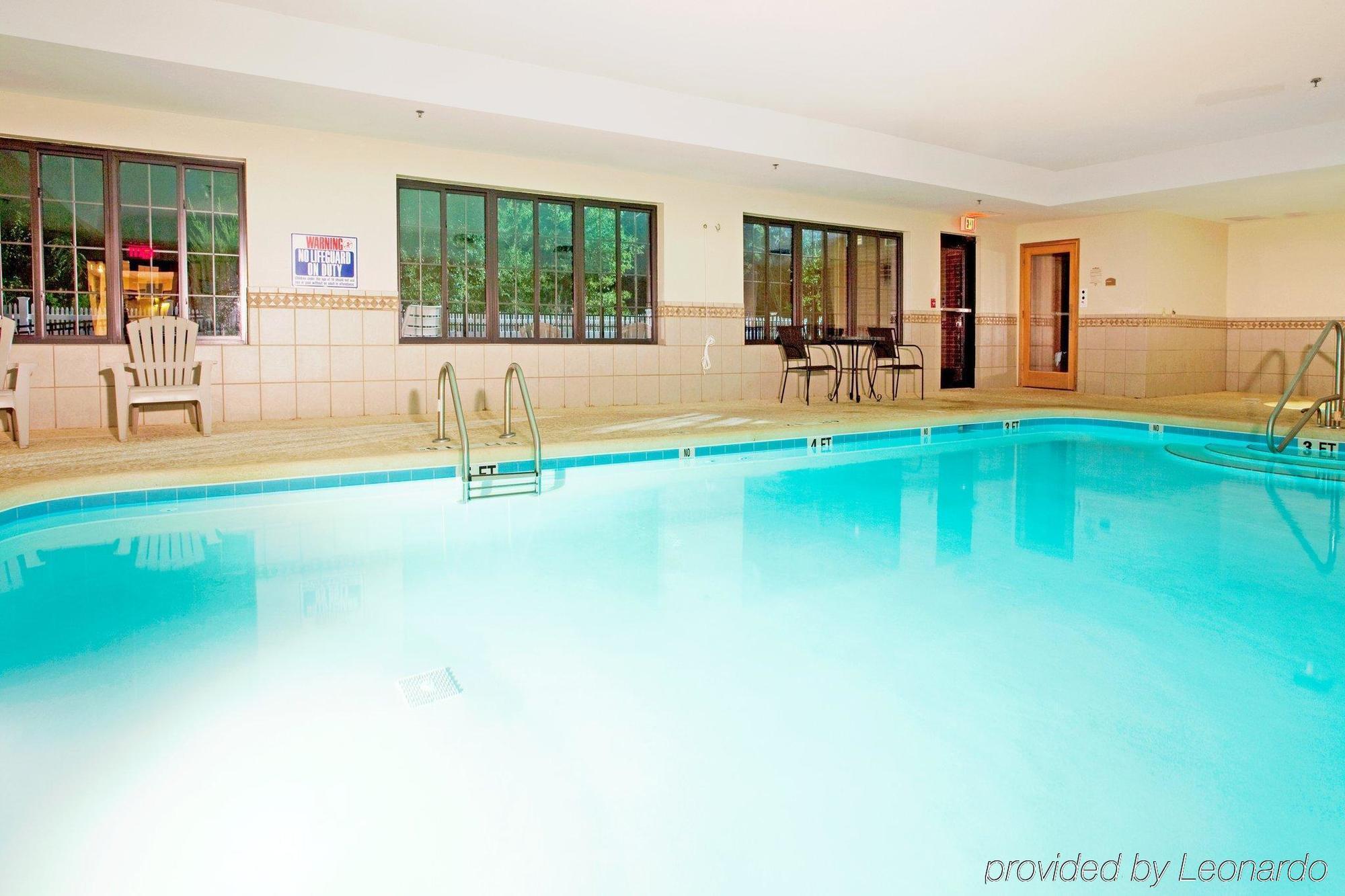 Holiday Inn Express By Ihg Douglas Buitenkant foto